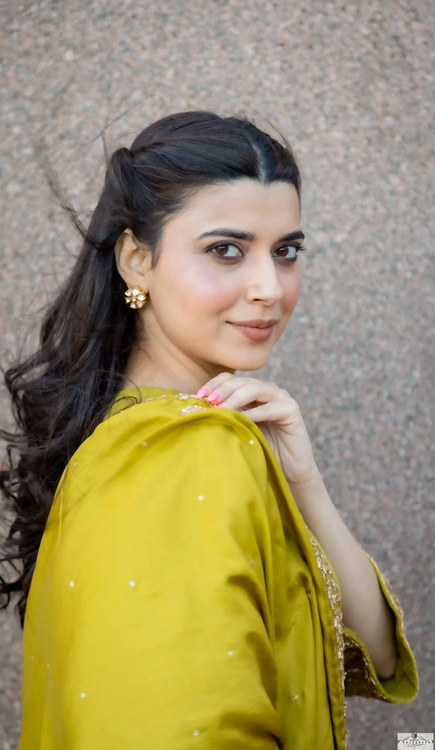 Celebrity - Gallery Image 2