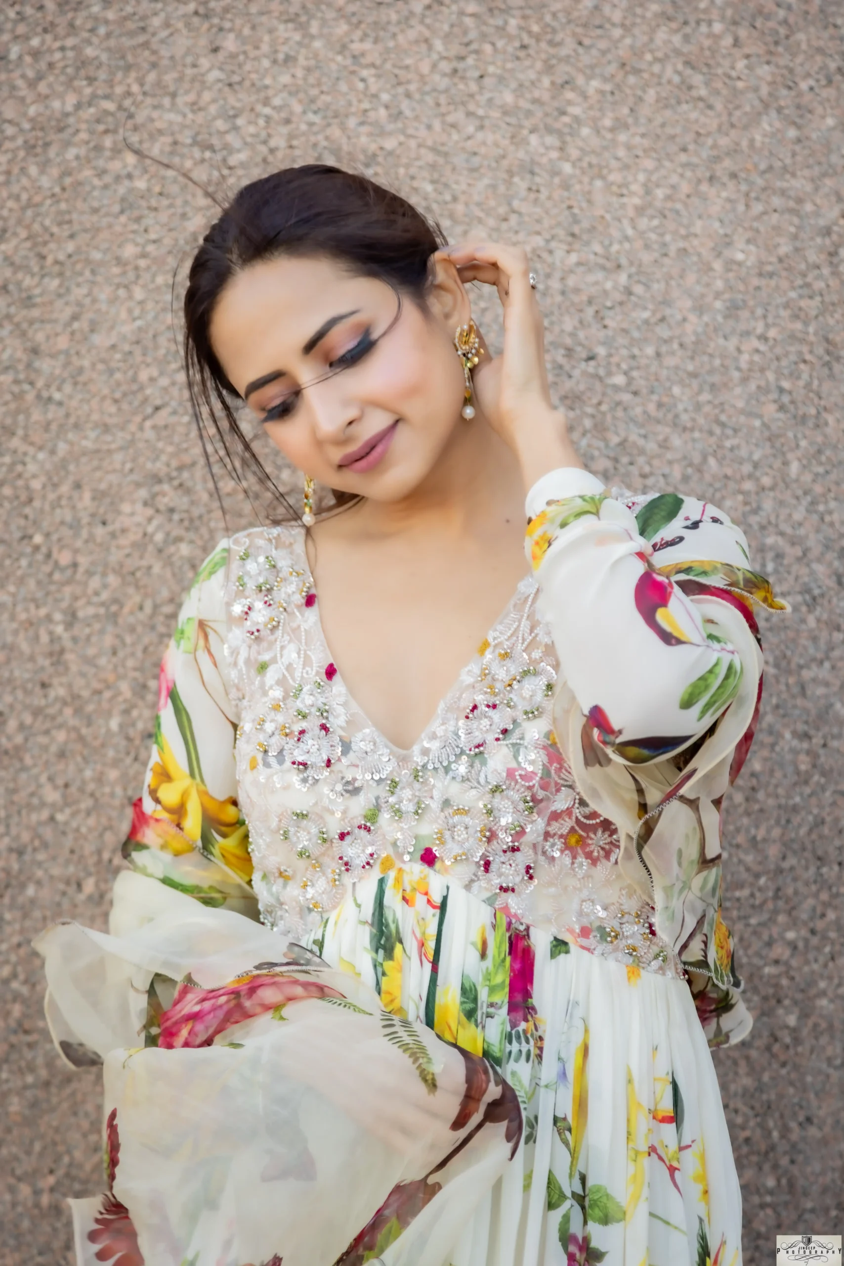 Celebrity - Gallery Image 7